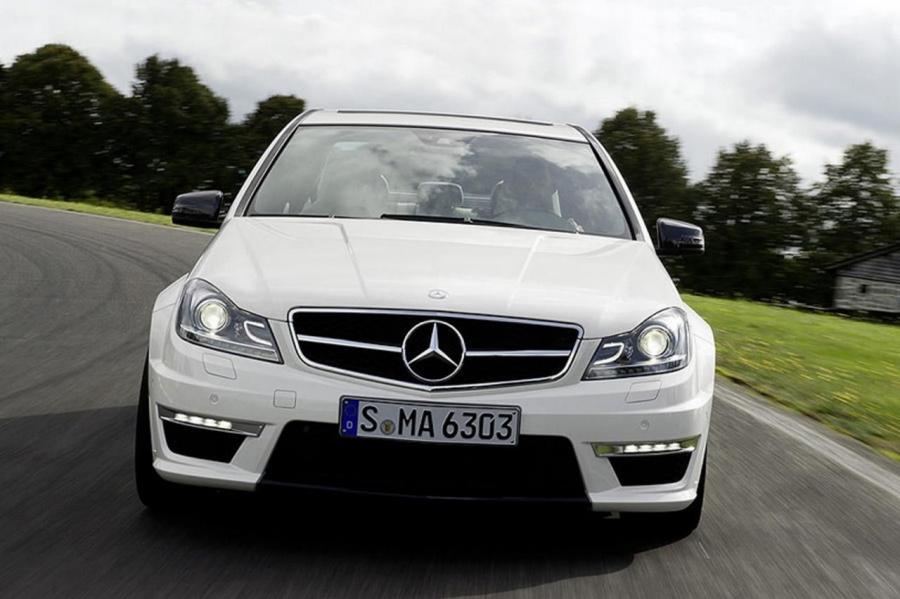  Mercedes-Benz C63 AMG 2012 года  (фото 28 из 40)